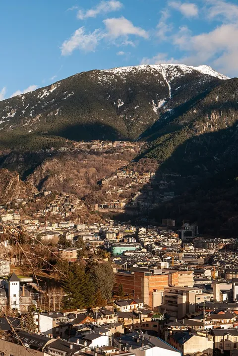 Andorra l Vella-20100128-RM-165853